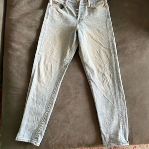 Levi’s high waisted button front wedgie - straight leg - size 27